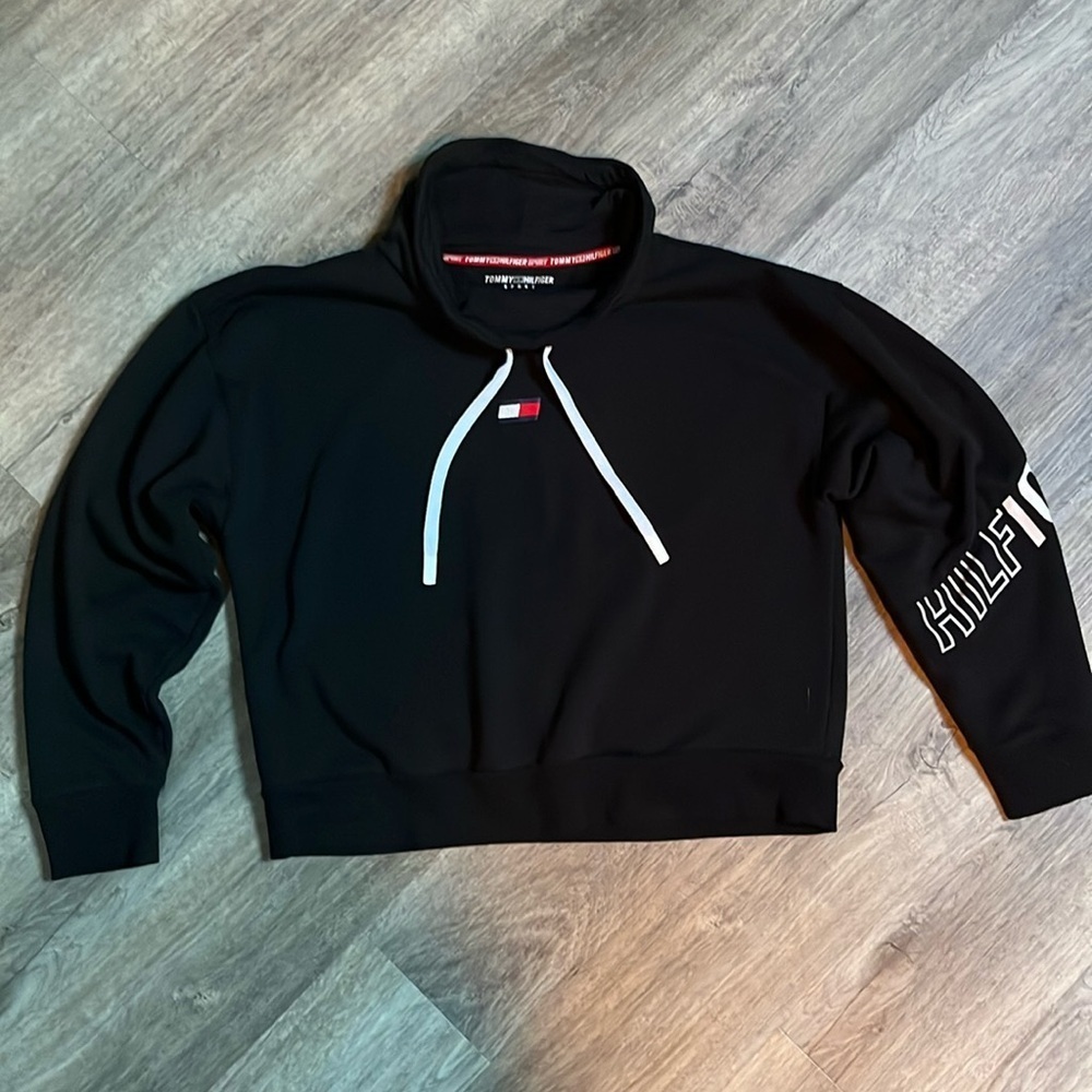 Tommy Hilfiger Sport turtleneck Cropped Sweatshirt MEDIUM Cotton Blend. EUC. - Picture 1 of 9